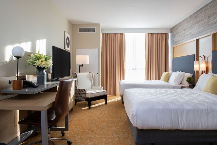 HOLIDAY INN & SUITES NASHVILLE DOWNTOWN - BROADWAY, AN IHG HOTEL $152 ...