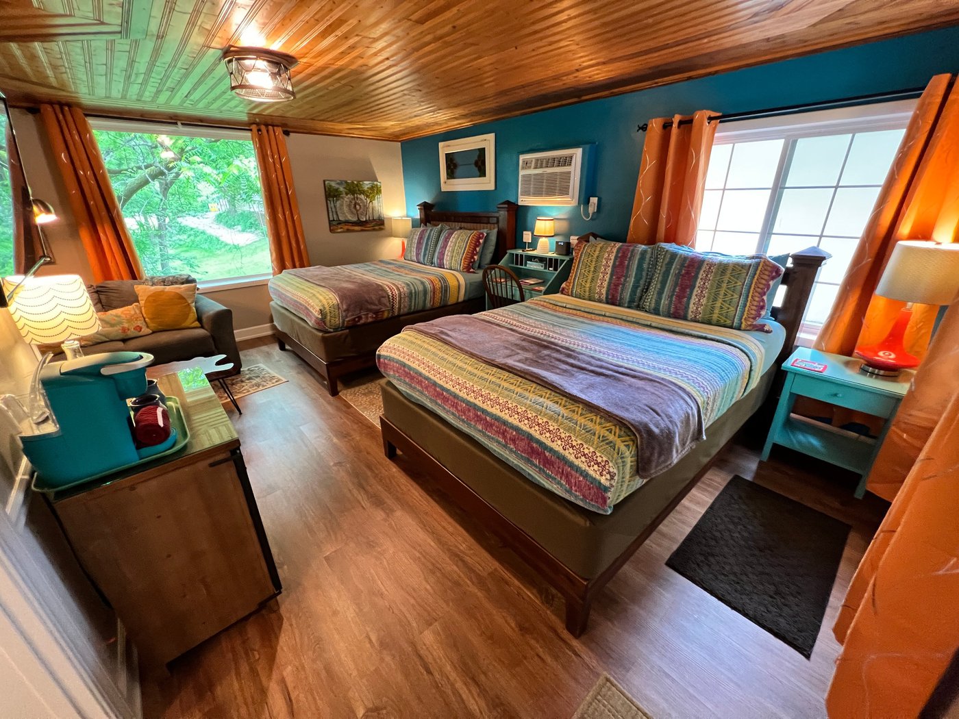 SHERWOOD COURT Prices Cottage Reviews (Eureka Springs AR)