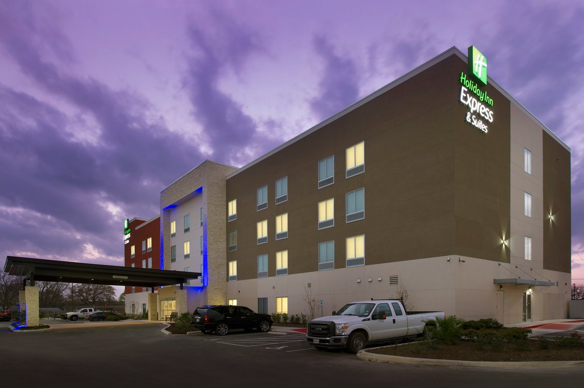 HOLIDAY INN EXPRESS & SUITES NEW BRAUNFELS, AN IHG HOTEL $137 ($̶1̶5̶3̶ ...