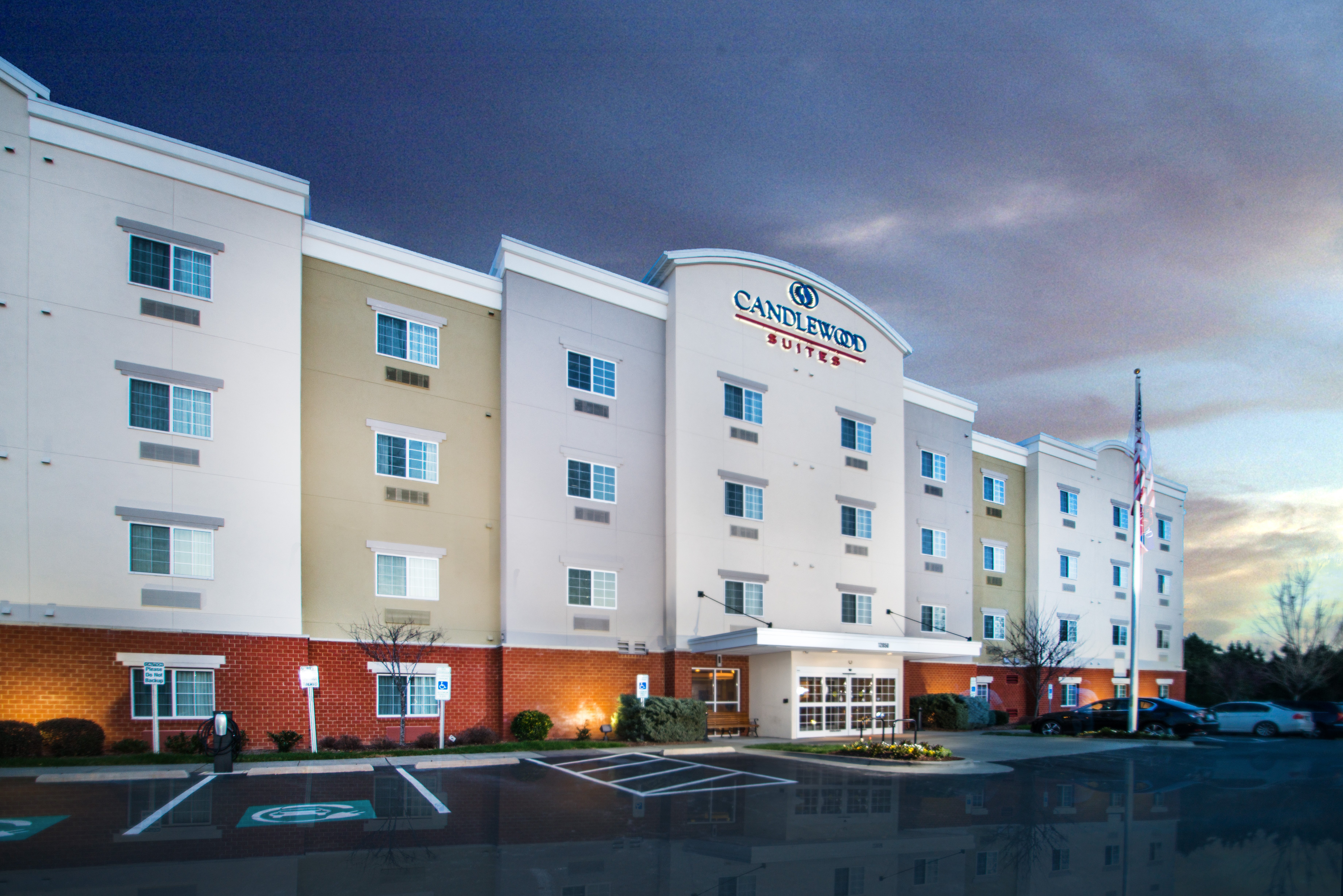 CANDLEWOOD SUITES WAKE FOREST RALEIGH AREA AN IHG HOTEL 97 1 2 0   Hotel Exterior 