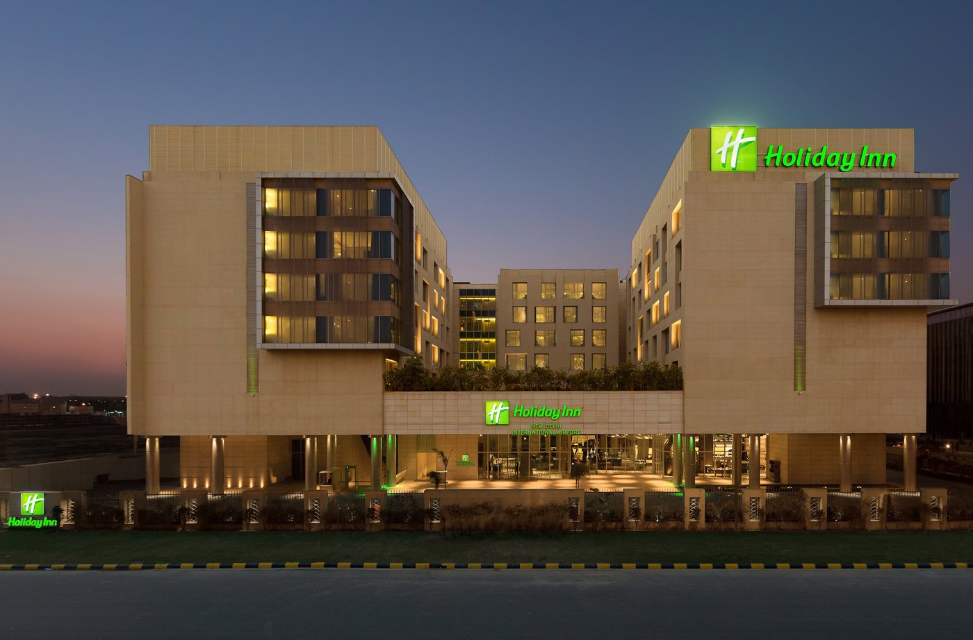 holiday-inn-new-delhi-international-airport-updated-2022-india