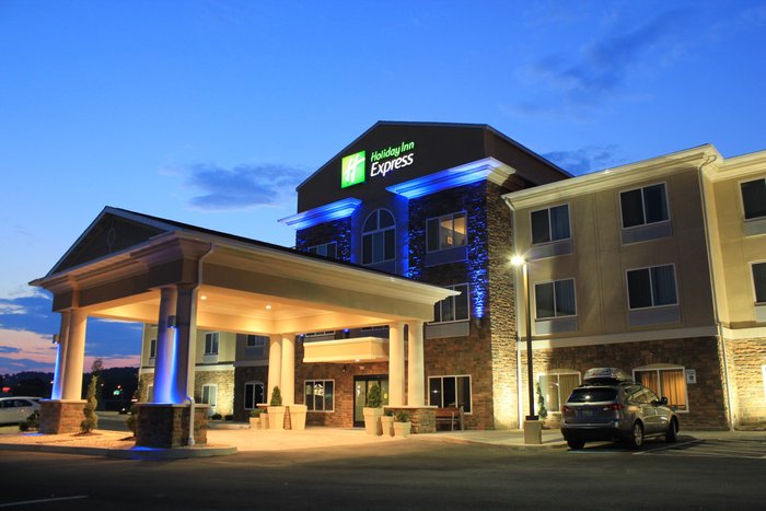 HOLIDAY INN EXPRESS & SUITES BELLE VERNON - Updated 2023 Prices & Hotel ...