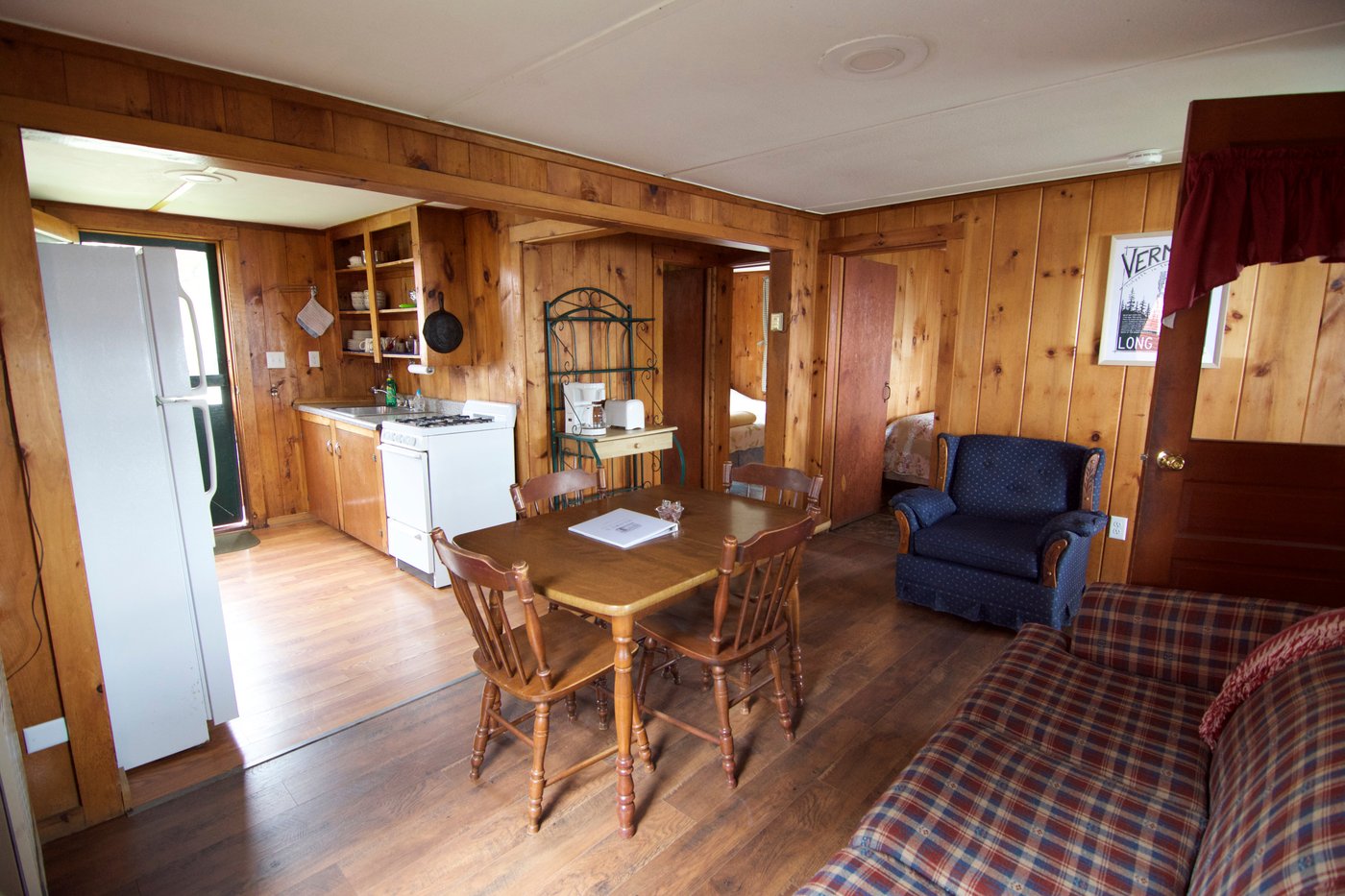 HENRY'S SPORTSMAN'S COTTAGES Updated 2024 Cottage Reviews (Alburgh, VT)
