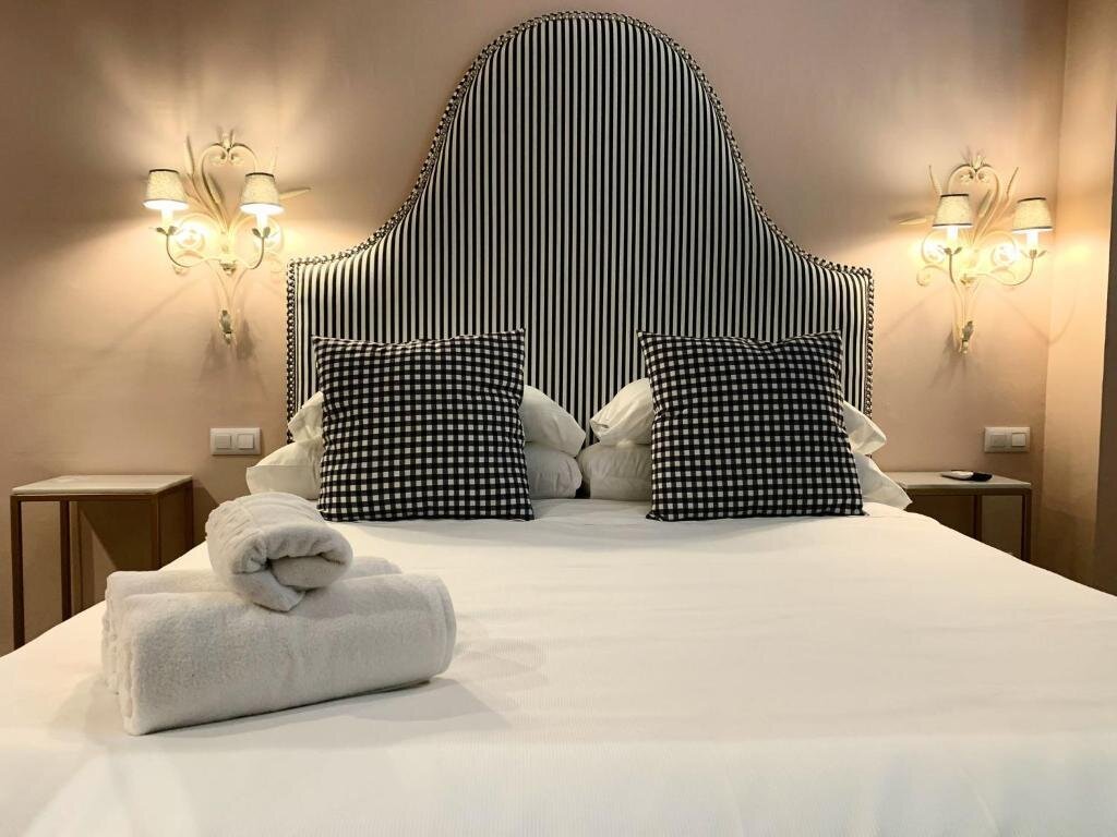 HOTEL CARMEN BOUTIQUE Ahora 135 € (antes 4̶5̶6̶ ̶€̶) opiniones y