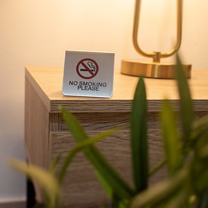 No smoking room