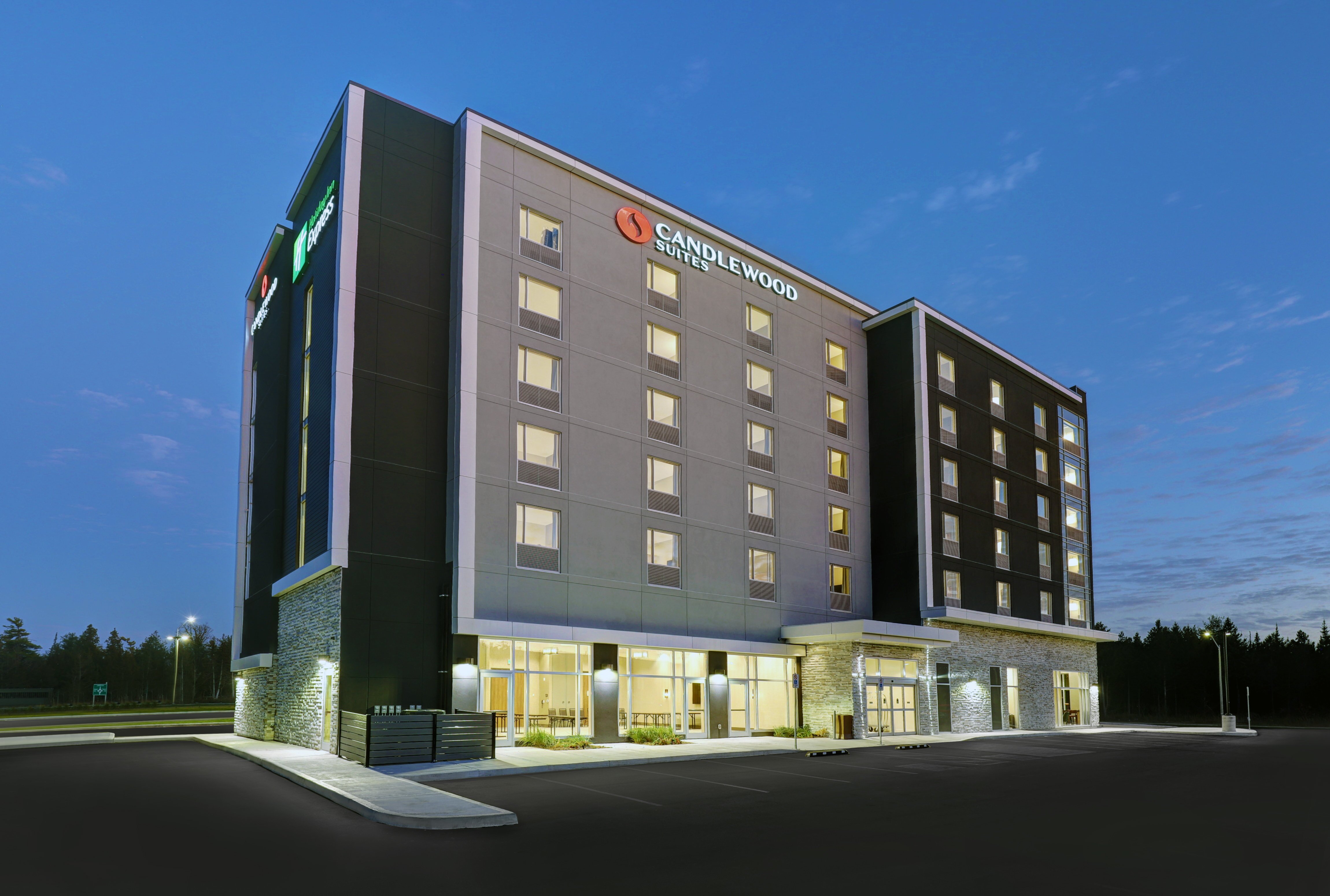 CANDLEWOOD SUITES KINGSTON WEST AN IHG HOTEL 87 1 0 9 Updated   Hotel Sunset Exterior 