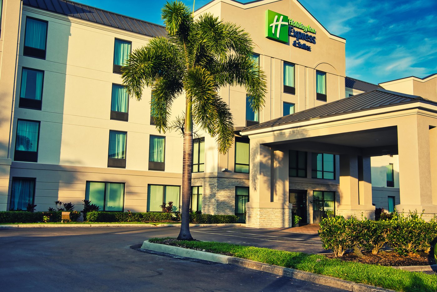 HOLIDAY INN EXPRESS & SUITES TAMPA NORTHWEST-OLDSMAR, AN IHG HOTEL $170 ...