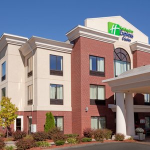 Located just 2 miles from the Manchester Boston Regional Airport