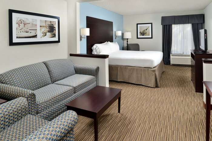 HOLIDAY INN EXPRESS & SUITES TAMPA AIRPORT, AN IHG HOTEL $107 ($̶1̶1̶9̶ ...