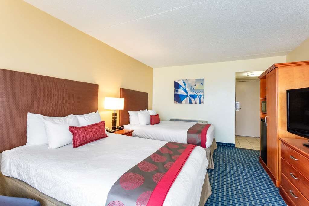 Hotel photo 94 of Ramada Plaza by Wyndham Virginia Beach.