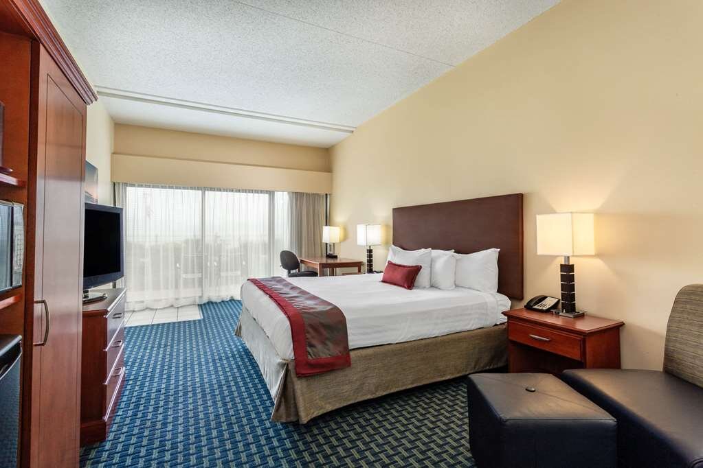 Hotel photo 87 of Ramada Plaza by Wyndham Virginia Beach.