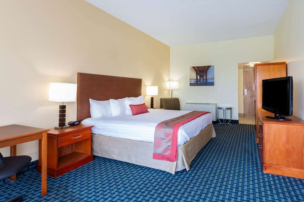 Hotel photo 96 of Ramada Plaza by Wyndham Virginia Beach.