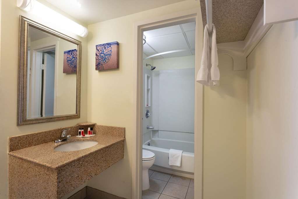 Hotel photo 97 of Ramada Plaza by Wyndham Virginia Beach.