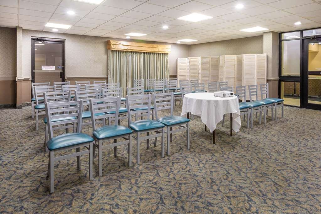 Hotel photo 80 of Ramada Plaza by Wyndham Virginia Beach.