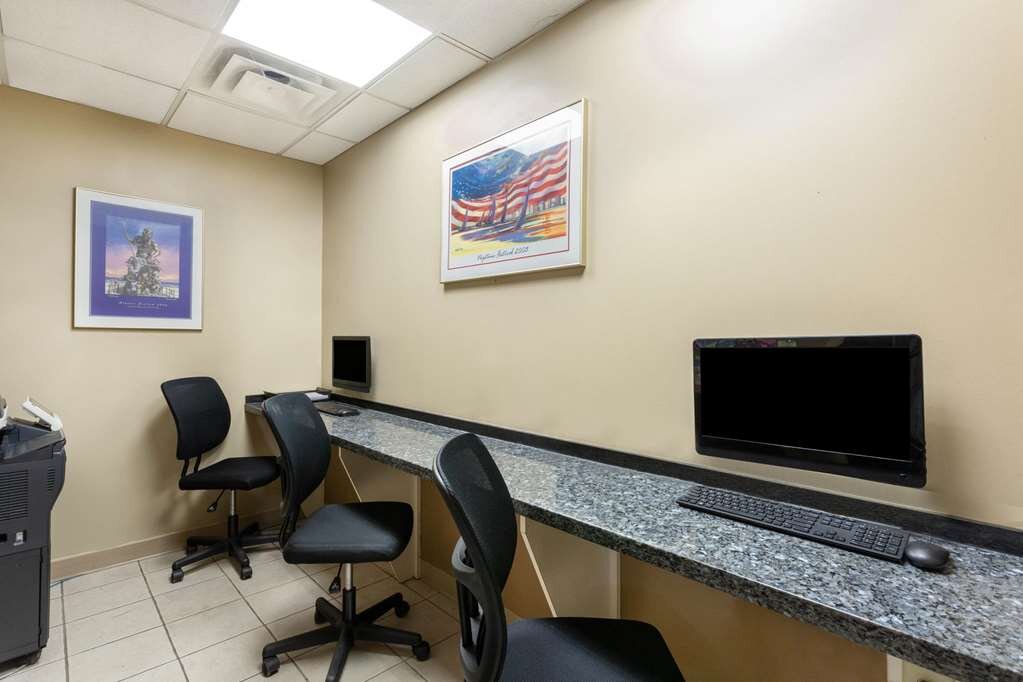 Hotel photo 93 of Ramada Plaza by Wyndham Virginia Beach.