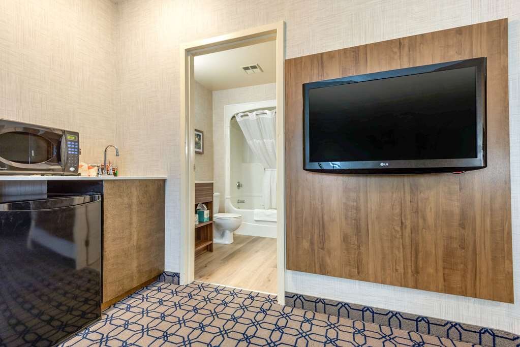 Hotel photo 24 of Quality Suites.