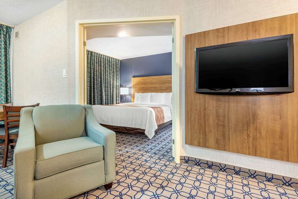 Hotel photo 34 of Quality Suites.