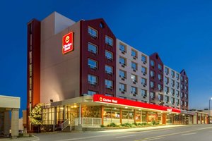 Clarion Hotel in Sudbury, image may contain: Hotel, City, Inn, Urban