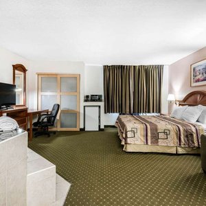 Guest room with hot tub