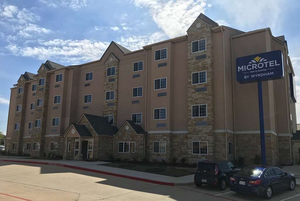 Microtel Inn &amp; Suites by Wyndham College Station, hotel di College Station