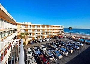 Quality Inn Oceanfront in Ormond Beach, image may contain: Outdoors, Vehicle, Transportation