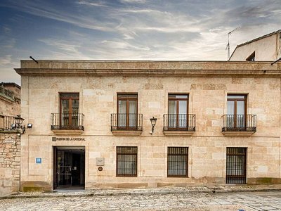 WC+triturador de basura+desagüe de ducha = Inundación - Picture of Gaia  Rooms Pollo Martin, Salamanca - Tripadvisor