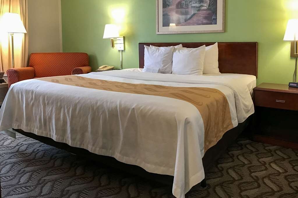 Quality Inn Rooms: Pictures & Reviews - Tripadvisor