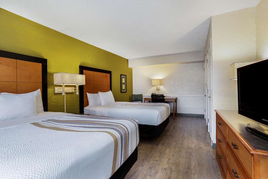 Hotel photo 33 of La Quinta Inn by Wyndham Tampa Bay Airport.
