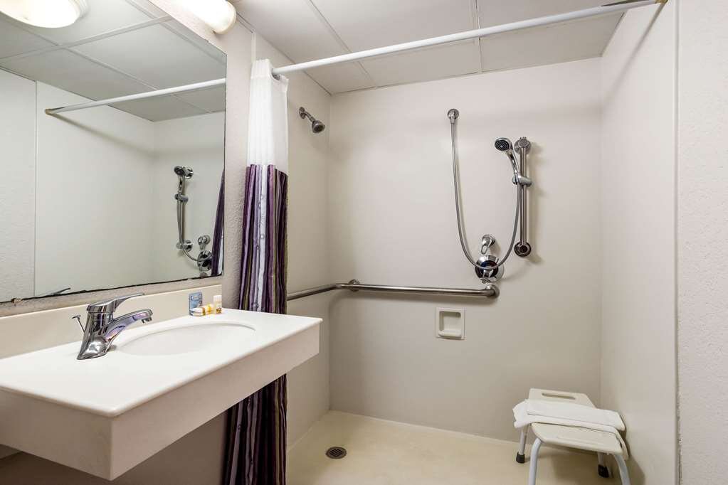 Hotel photo 31 of La Quinta Inn by Wyndham Tampa Bay Airport.