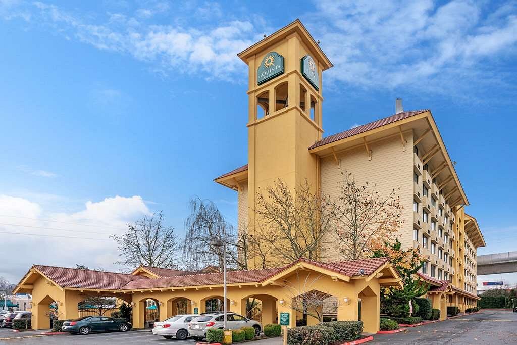 La Quinta Inn &amp; Suites by Wyndham Seattle Sea-Tac Airport, hotel in SeaTac