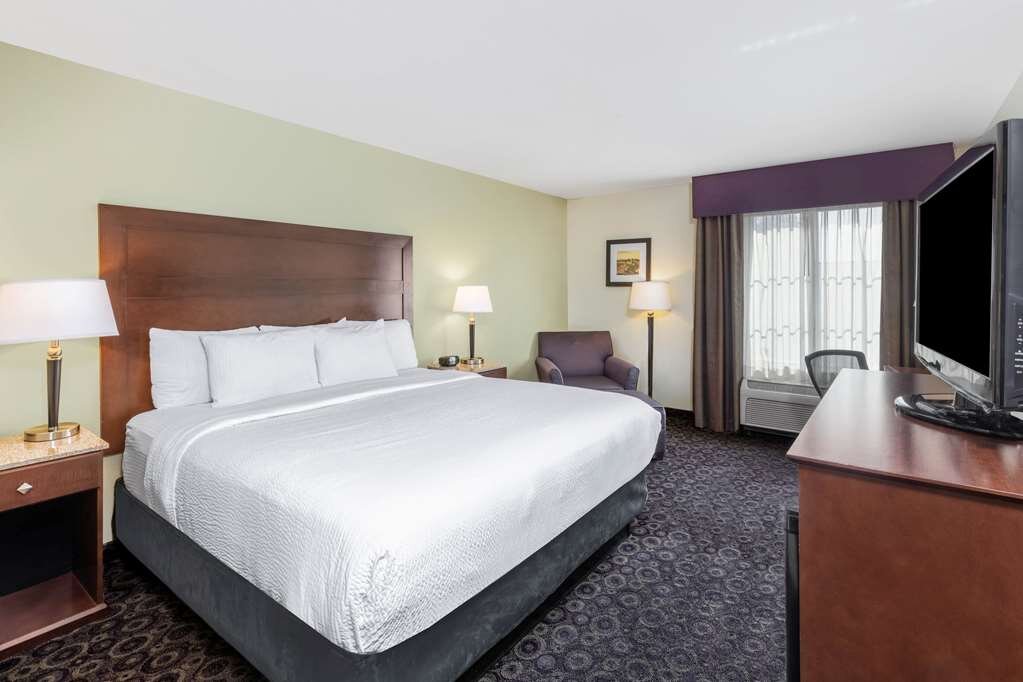 Hotel photo 11 of La Quinta Inn & Suites by Wyndham Las Vegas Airport South.