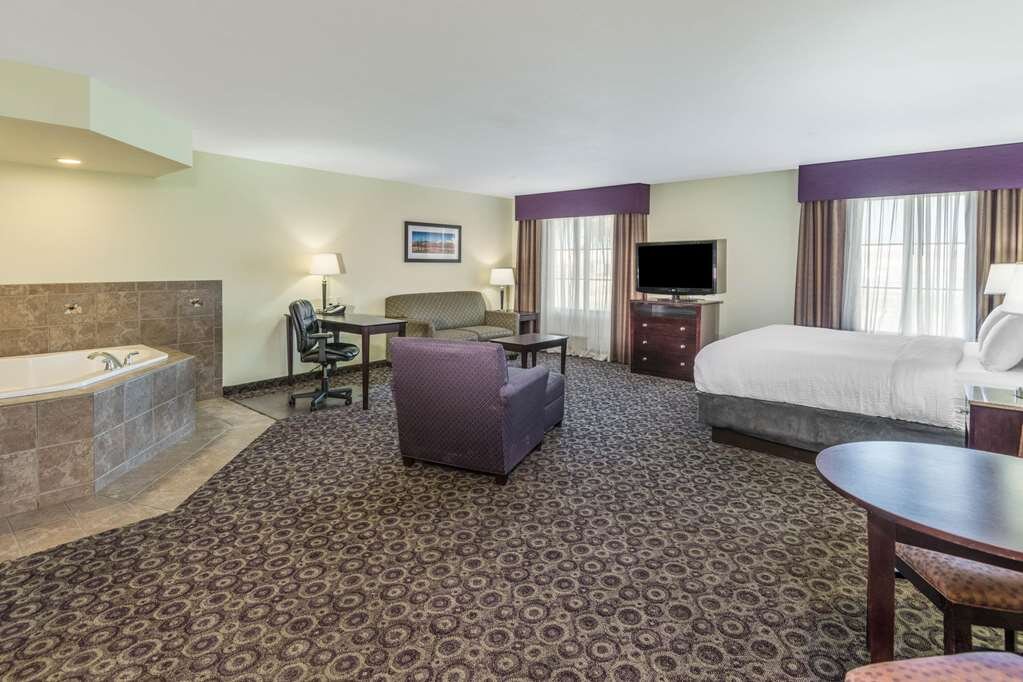 Hotel photo 46 of La Quinta Inn & Suites by Wyndham Las Vegas Airport South.