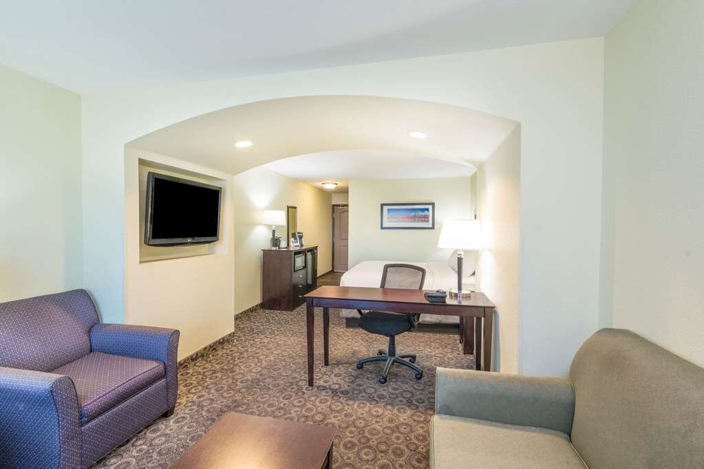 Hotel photo 7 of La Quinta Inn & Suites by Wyndham Las Vegas Airport South.