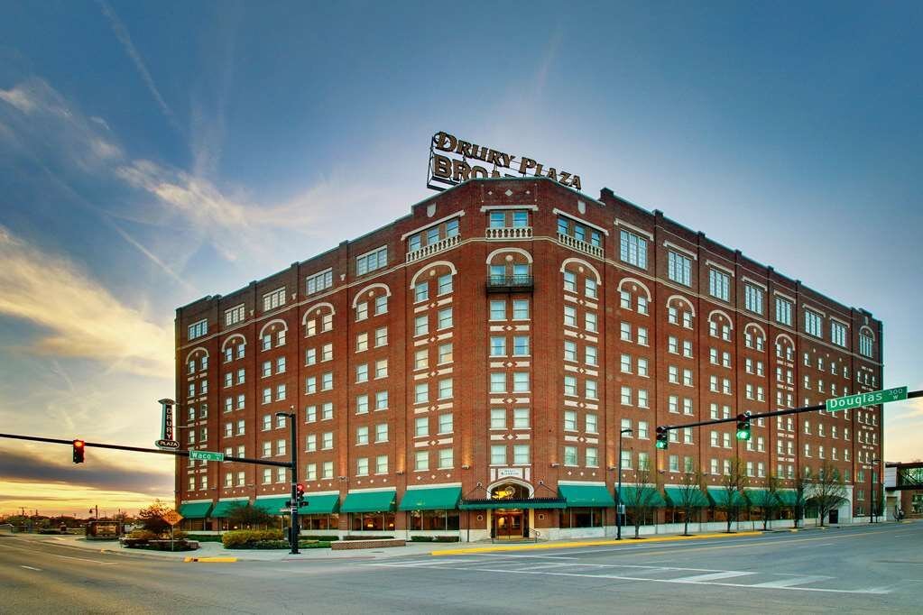 DRURY PLAZA HOTEL BROADVIEW WICHITA - Updated 2024 Prices & Reviews (KS)