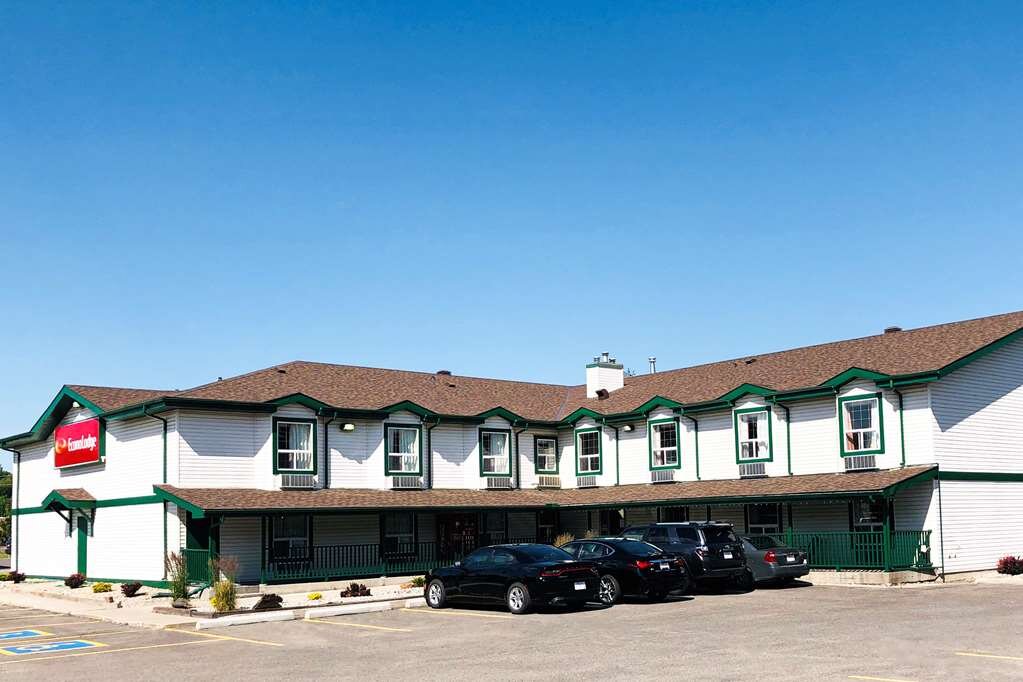 ECONO LODGE Updated 2024 Prices Inn Reviews Okotoks Alberta   Hotel Exterior 