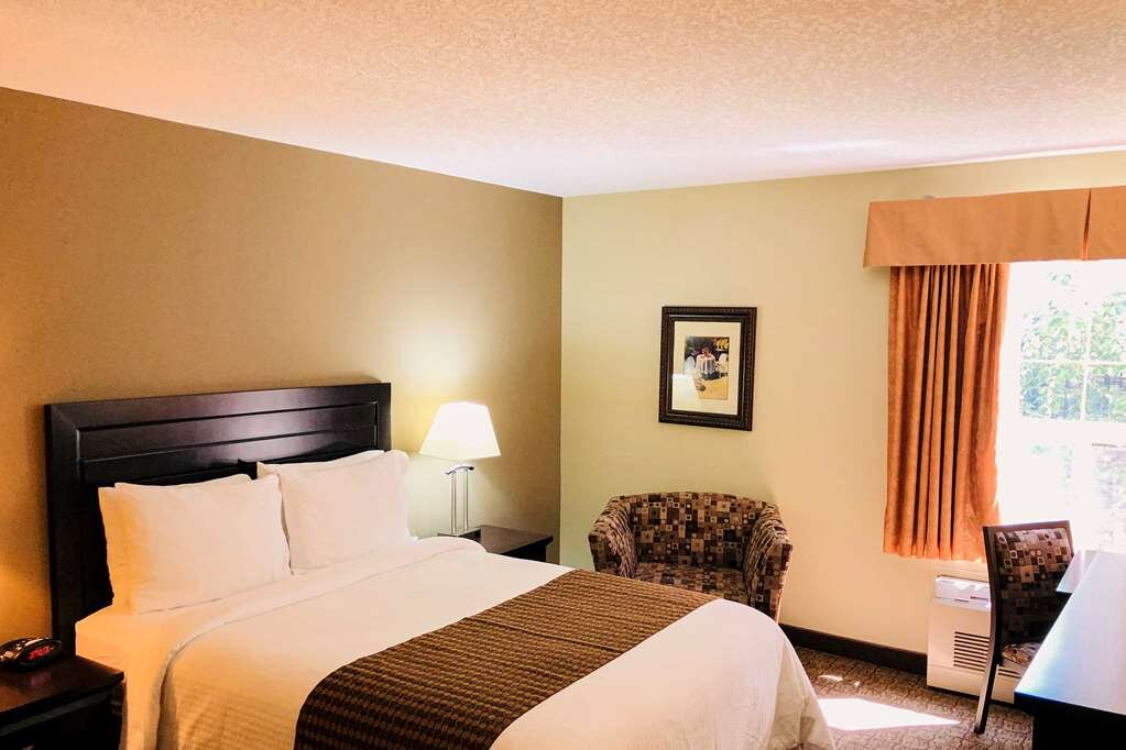 ECONO LODGE Updated 2024 Prices Inn Reviews Okotoks Alberta   Guest Room With One Bed 