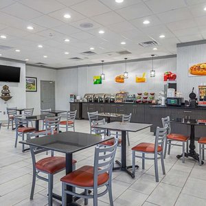 Quality Inn & Suites Haywood Mall Area in Greenville, image may contain: Suburb