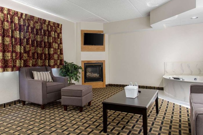 Quality Inn & Suites Rooms: Pictures & Reviews - Tripadvisor