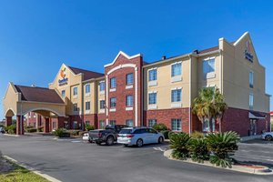 Comfort Inn & Suites in Orangeburg, image may contain: Suburb, Car, Pickup Truck, Housing