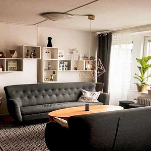 Lobby with sitting area