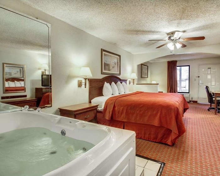 Quality Inn Clinton Rooms: Pictures & Reviews - Tripadvisor