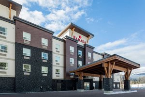 Ramada by Wyndham Revelstoke in Revelstoke, image may contain: Hotel, Inn, City, Urban