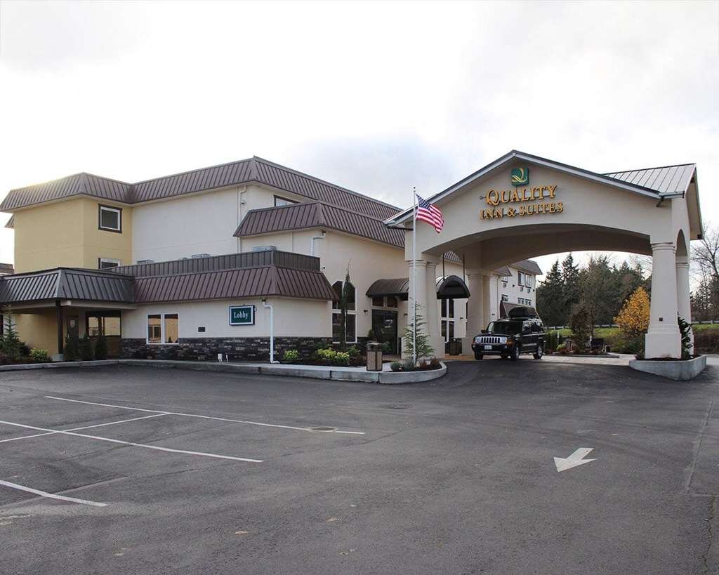 Quality inn store and suites