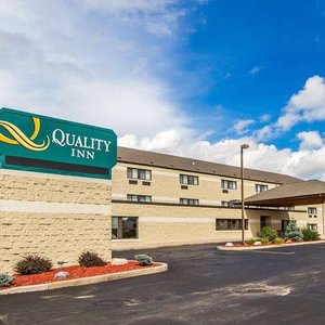 Quality Inn hotel in La Crosse, WI