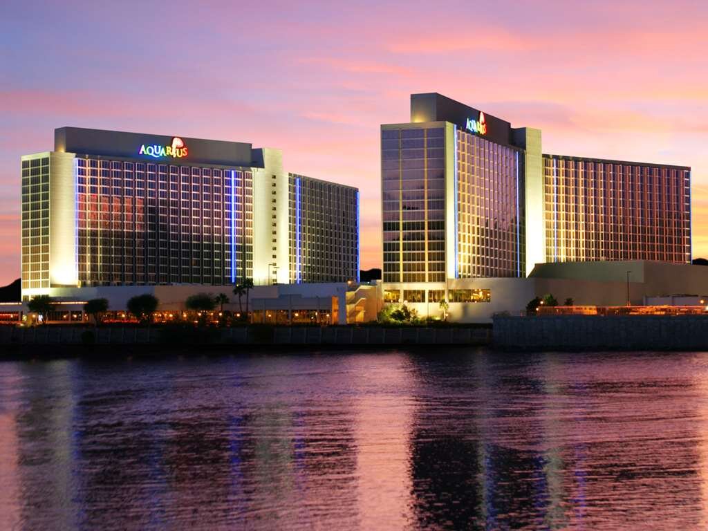 AQUARIUS CASINO RESORT Laughlin NV Foto S Reviews En   Exterior View 