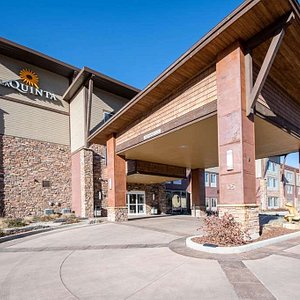 La Quinta Inn & Suites by Wyndham Durango in Durango, image may contain: Hotel, Building, City, Car