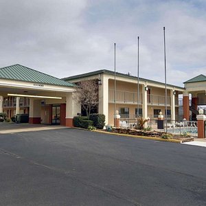 Quality Inn and Suites hotel in Clarksville, AR