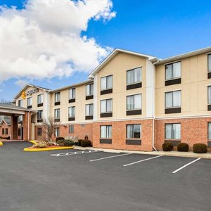 La Quinta Inn & Suites By Wyndham Norwich-plainfield-casino $76 