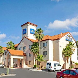 Welcome to Baymont Inn and Suites Tucson Airport