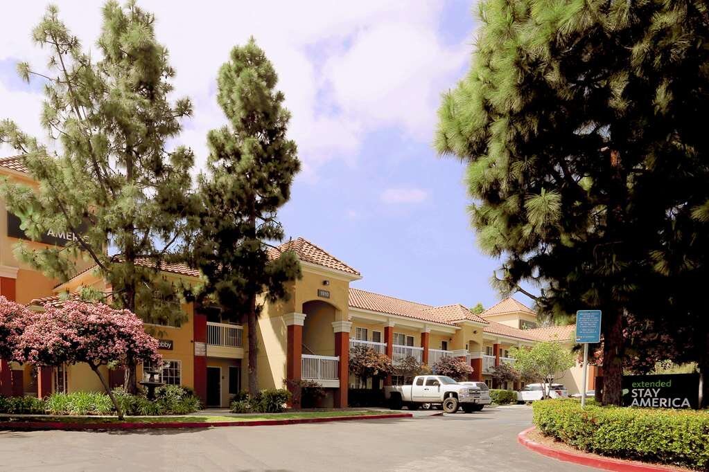 hotels on mariposa in el segundo ca